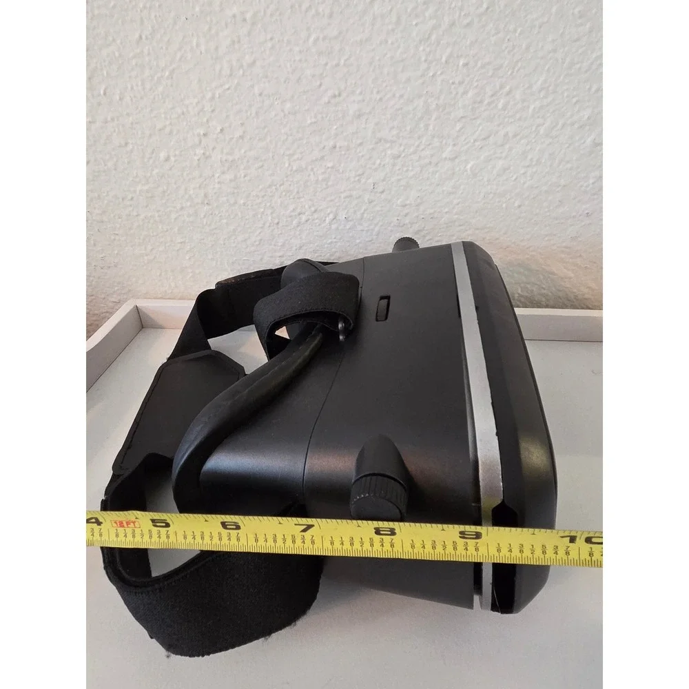 VR Shinecon Virtual Reality Glasses Black VR Headset with Bluetooth Remote